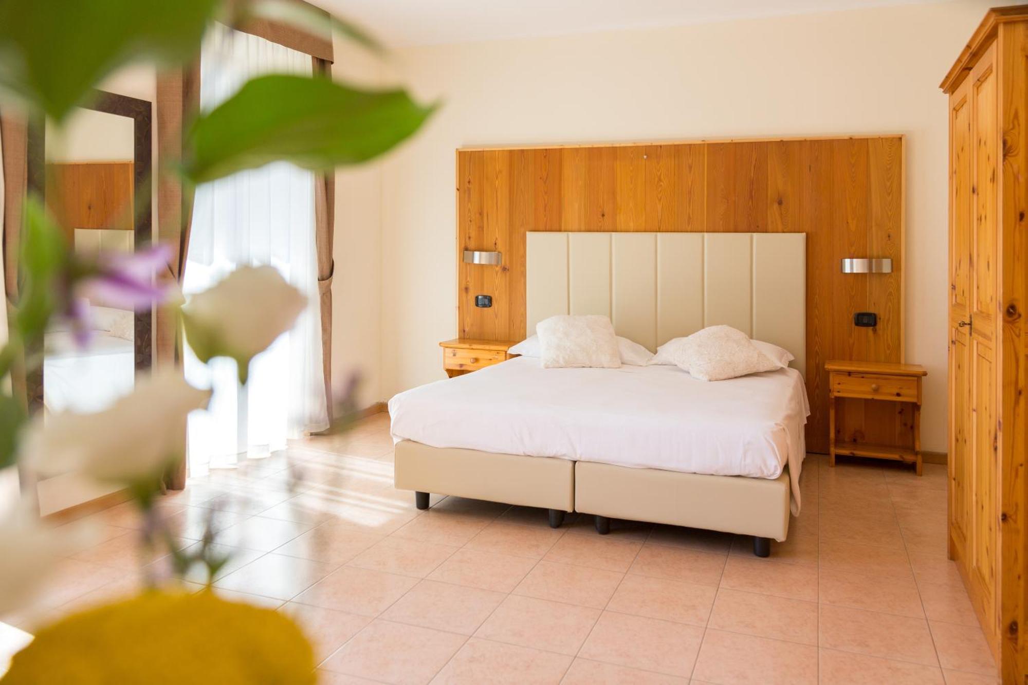 Agritur Eden Marone Villa Riva del Garda Exterior photo